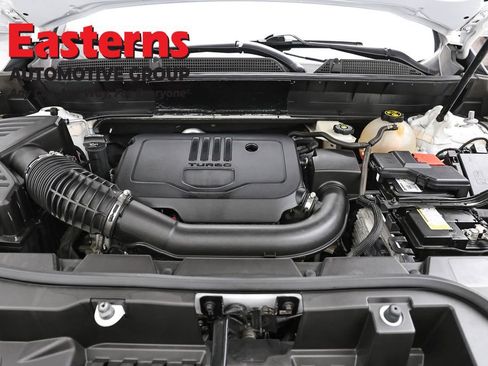 Used 2022 GMC Acadia SLE image 7