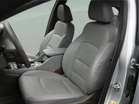 Used 2016 Chevrolet Malibu Premier w/ Driver Confidence Package II FWD image 22