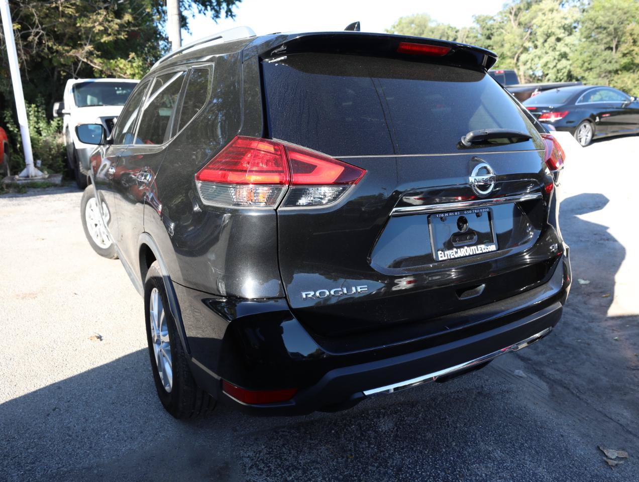 Used 2017 Nissan Rogue SV FWD image 7