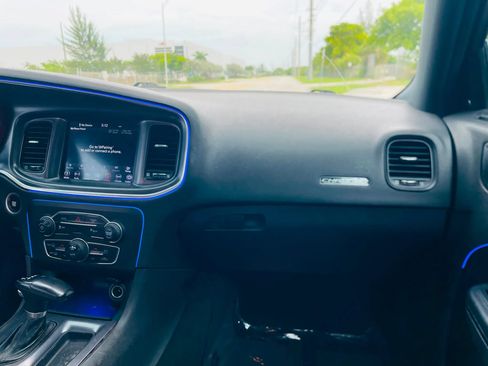Used 2018 Dodge Charger SXT Plus w/ Blacktop Package RWD image 13
