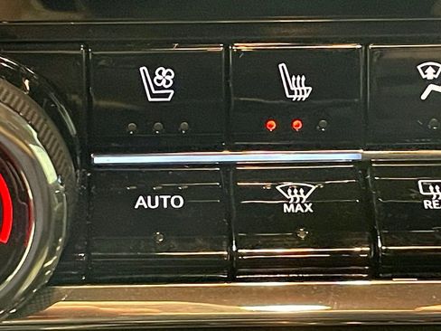 Used 2025 Chevrolet Colorado ZR2 w/ Technology Package image 34