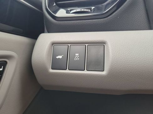Certified 2025 Honda Pilot Touring image 31