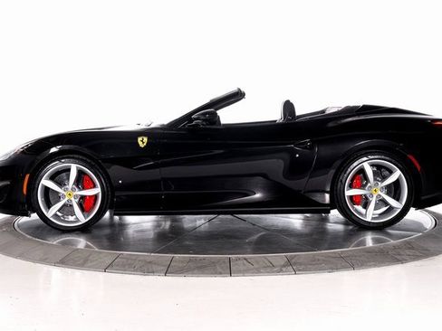 Used 2020 Ferrari Portofino image 3