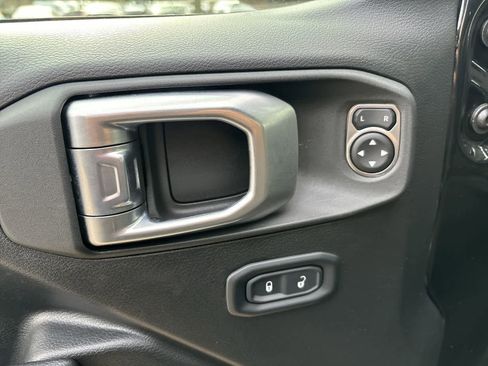 Used 2023 Jeep Wrangler Unlimited Sport image 9