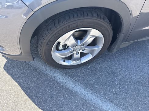 Certified 2022 Honda HR-V LX image 9