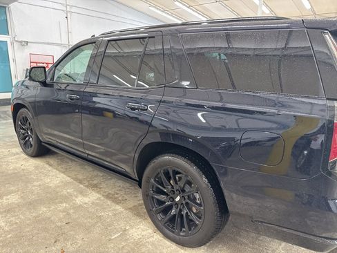 Used 2023 Cadillac Escalade Sport w/ LPO, ONYX Package image 11