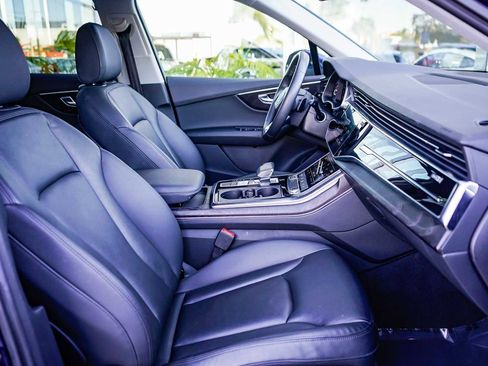 Used 2022 Audi Q7 Premium image 16