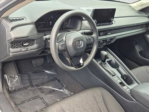 Used 2024 Honda Accord EX image 10