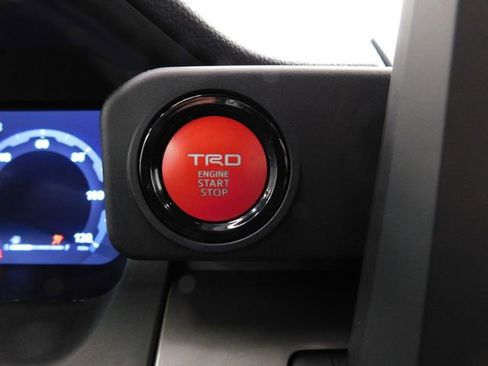 Used 2024 Toyota Tacoma TRD Off-Road image 29