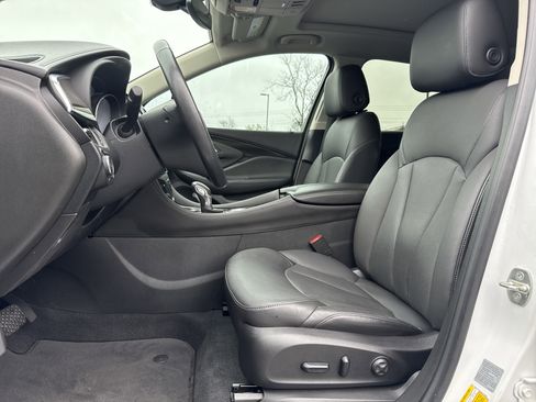 Used 2019 Buick Envision Essence image 17