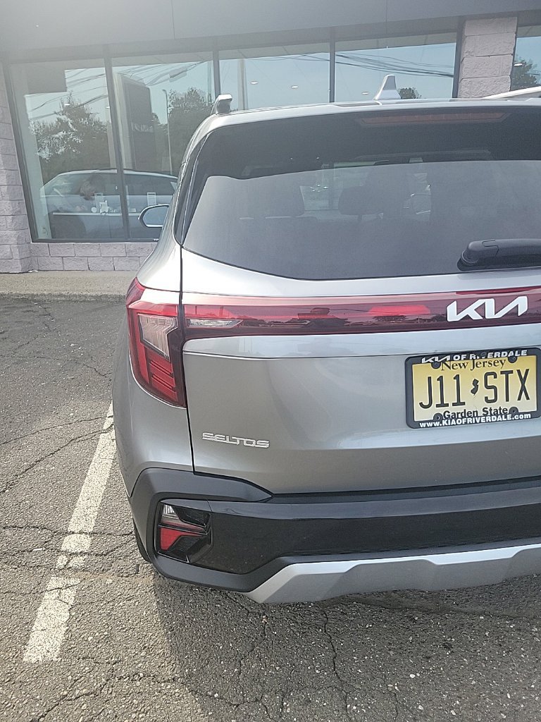 Used 2024 Kia Seltos S AWD/4WD image 4