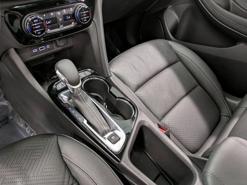 Used 2022 Buick Encore GX Essence w/ Advanced Technology Package image 14