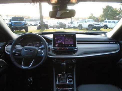 Certified 2024 Jeep Compass Limited w/ Sun and Sound Group image 13