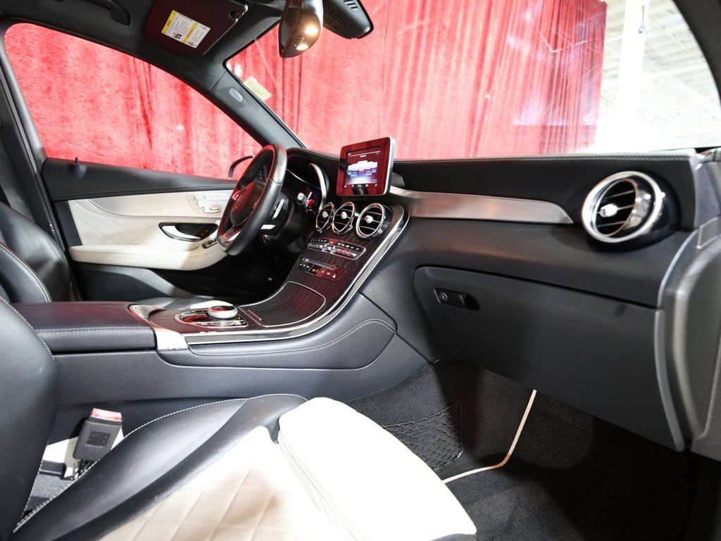 Used 2019 Mercedes-Benz GLC 300 image 22