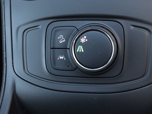 Used 2024 GMC Terrain SLE FWD image 12