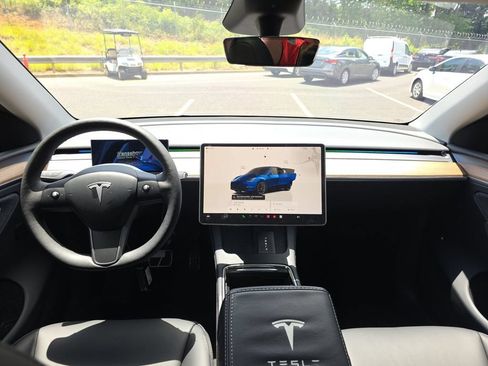 Used 2023 Tesla Model Y Long Range AWD/4WD image 13