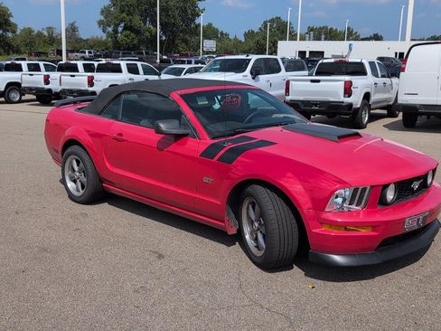 Used 2006 Ford Mustang GT RWD image 8