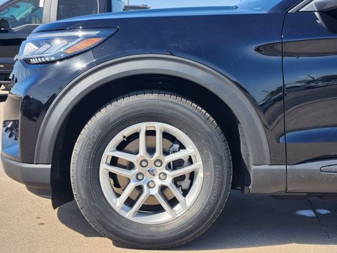 New 2027 Ford Explorer Active RWD image 9