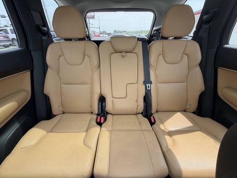 Used 2016 Volvo XC90 T6 Momentum w/ Momentum Plus Package AWD/4WD image 27