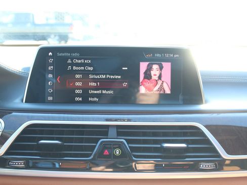 Used 2019 BMW 740i w/ Executive Package image 7