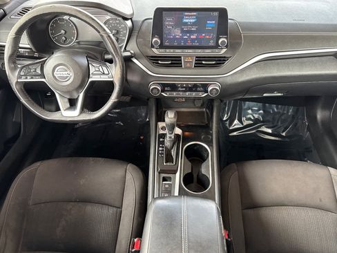 Used 2020 Nissan Altima 2.5 SV image 3