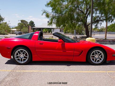 Used 1999 Chevrolet Corvette Coupe w/ Memory Pkg RWD image 9