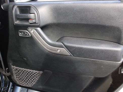 Used 2018 Jeep Wrangler Sport image 23