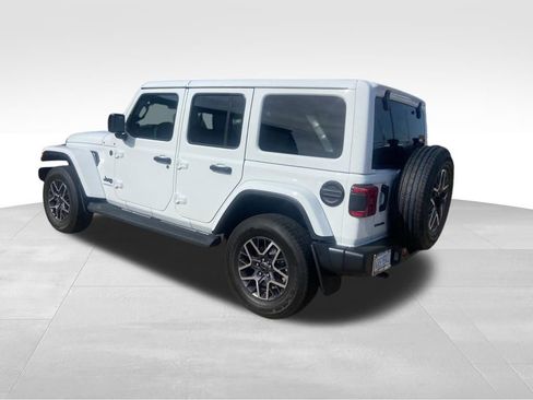 Used 2026 Jeep Wrangler Sahara image 21