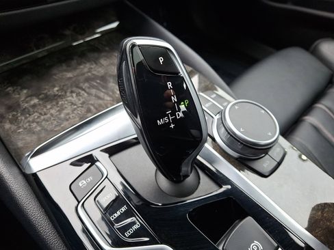 Used 2019 BMW 530i xDrive w/ Convenience Package image 15