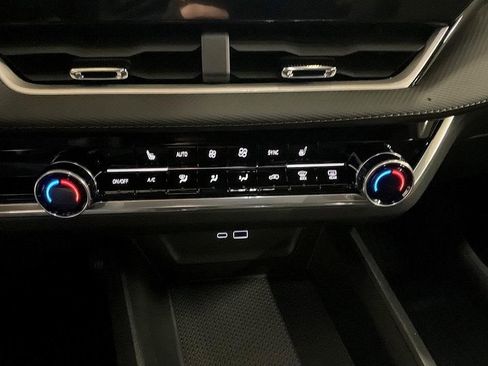 New 2026 Chevrolet Equinox LT w/ Convenience Package II image 20