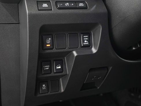 Used 2023 Nissan Frontier SV AWD/4WD image 26