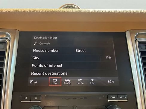 Used 2017 Porsche Macan AWD/4WD image 18