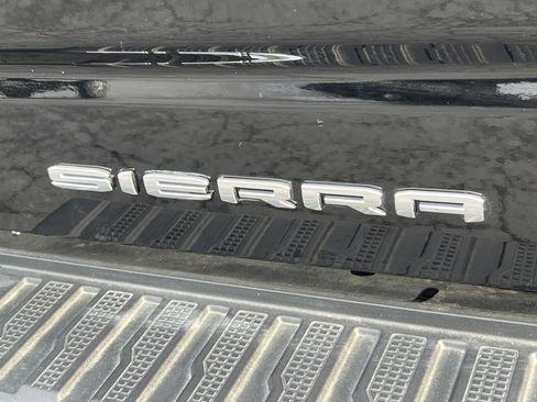 Used 2023 GMC Sierra 1500 Denali Ultimate image 9