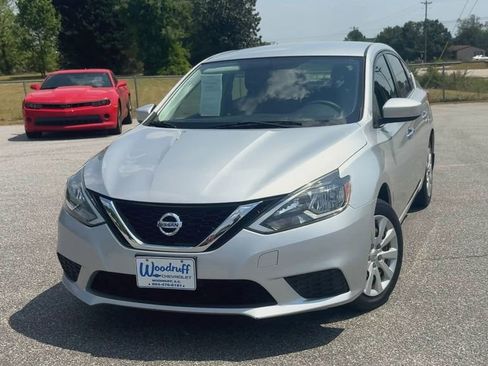 Used 2017 Nissan Sentra SV FWD image 4