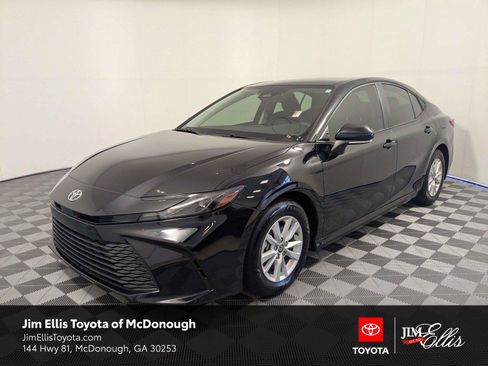 Certified 2025 Toyota Camry LE w/ Convenience Package FWD image 1