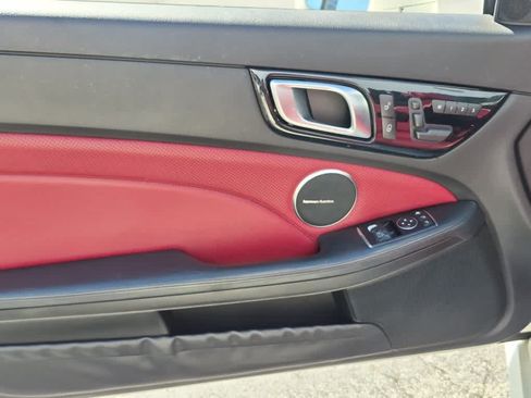 Used 2015 Mercedes-Benz SLK 250 image 7
