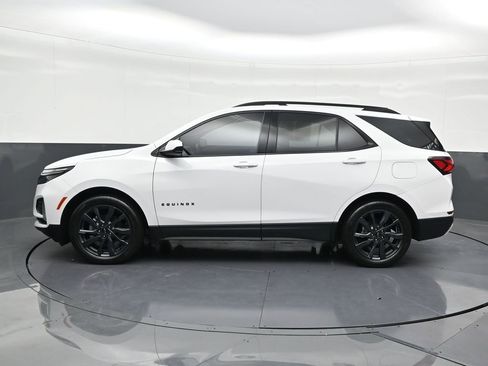 Used 2023 Chevrolet Equinox RS image 2