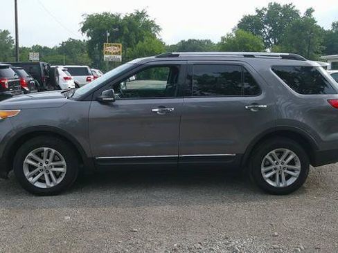 Used 2014 Ford Explorer XLT w/ Equipment Group 201A AWD/4WD image 11