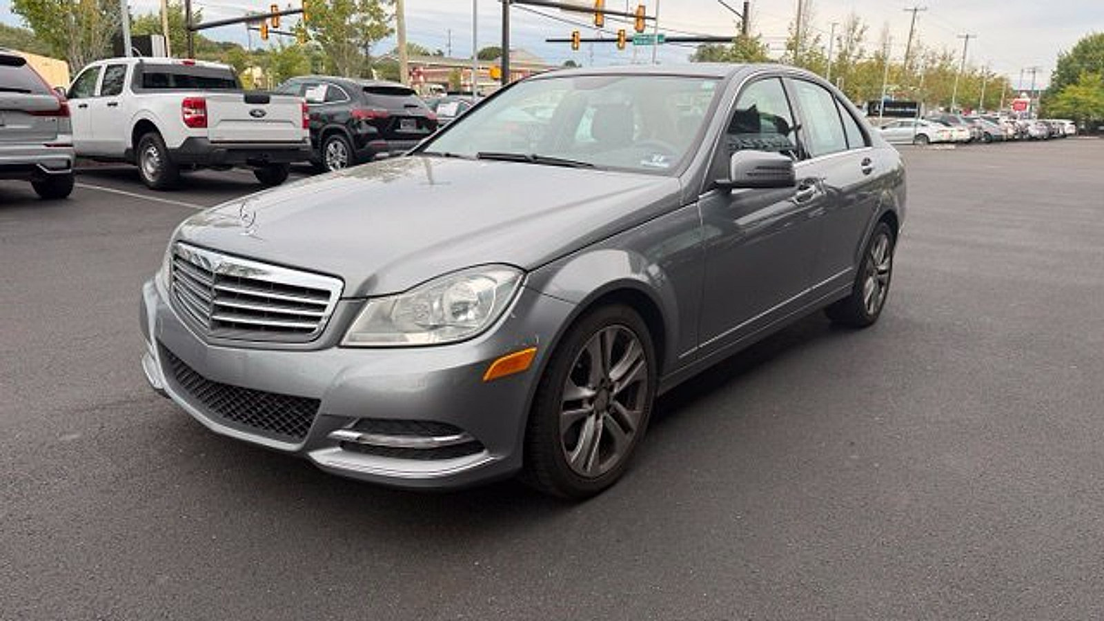 Used 2013 Mercedes-Benz C 300 4MATIC Sedan image 3