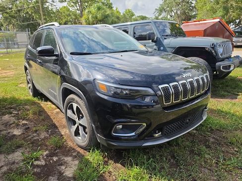 Used 2021 Jeep Cherokee Limited w/ Elite Package FWD image 2