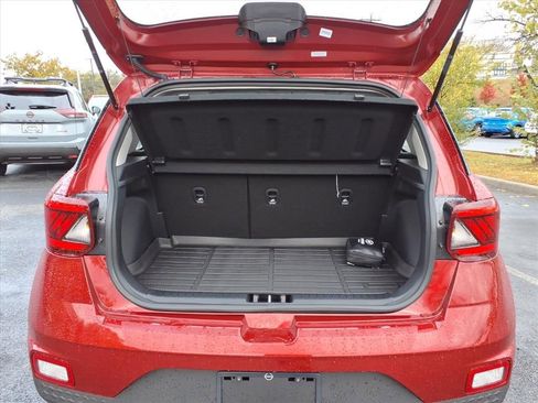 Used 2024 Hyundai Venue SEL image 7