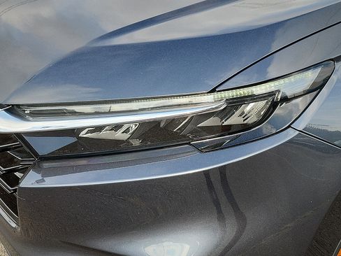Used 2024 Honda CR-V EX image 9