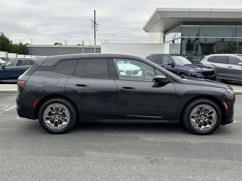 Used 2023 BMW iX xDrive50 AWD/4WD image 6
