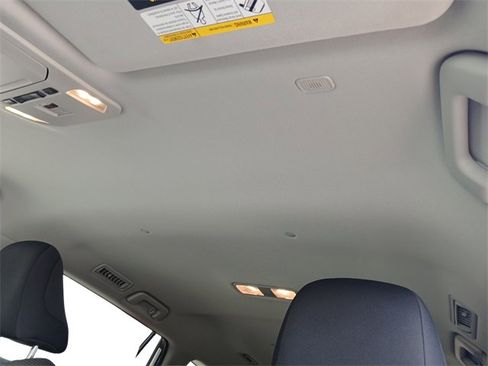 Used 2024 Toyota Highlander LE image 38