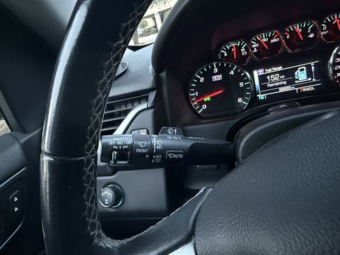 Used 2019 Chevrolet Suburban LT image 29