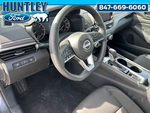 Used 2024 Nissan Altima 2.5 SV AWD/4WD image 17