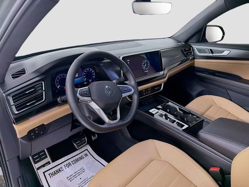 Used 2025 Volkswagen Atlas Cross Sport SEL R-Line image 9