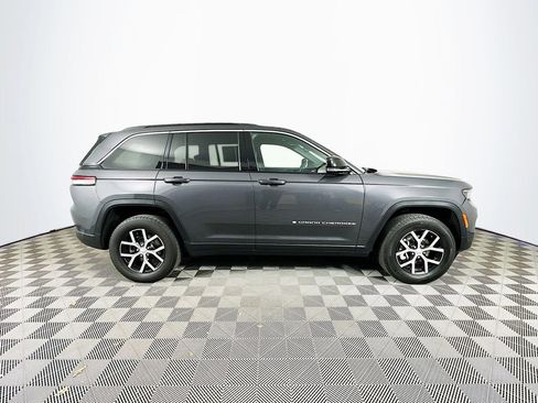 Certified 2024 Jeep Grand Cherokee Limited AWD/4WD image 13
