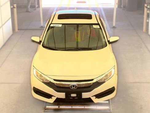 Used 2018 Honda Civic EX image 2
