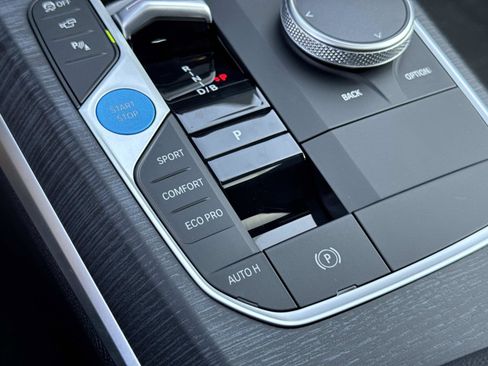 Certified 2025 BMW i4 eDrive40 w/ Premium Package RWD image 23